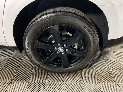 Used 2024 Buick Enclave Essence w/ Experience Buick Package AWD/4WD image 10