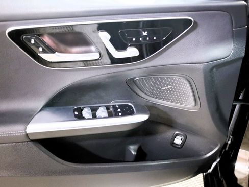 Used 2023 Mercedes-Benz C 300 4MATIC Sedan image 9