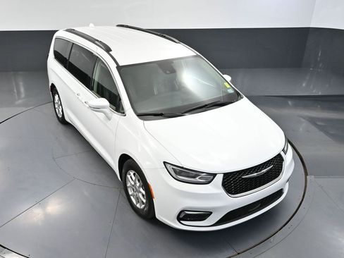 Used 2022 Chrysler Pacifica Touring-L FWD image 57