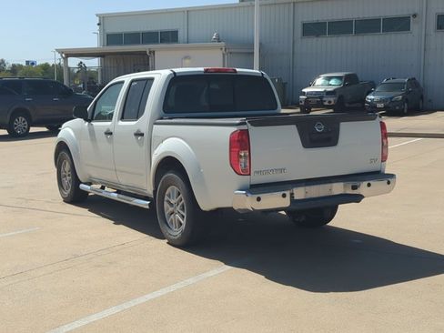 Used 2015 Nissan Frontier SV w/ SV Value Truck Package image 7