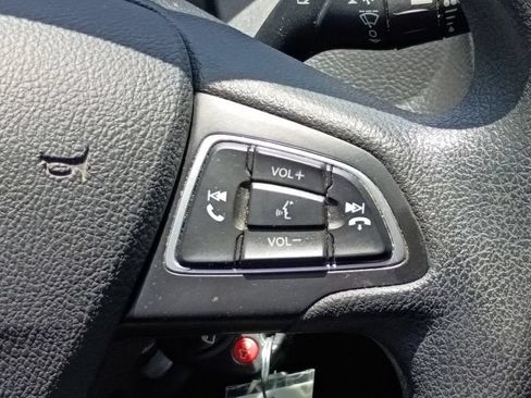 Used 2018 Ford Focus SE FWD image 27
