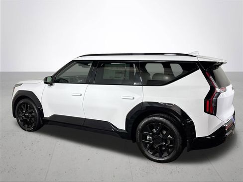 New 2026 Kia EV9 Land w/ Nightfall Edition Package image 8