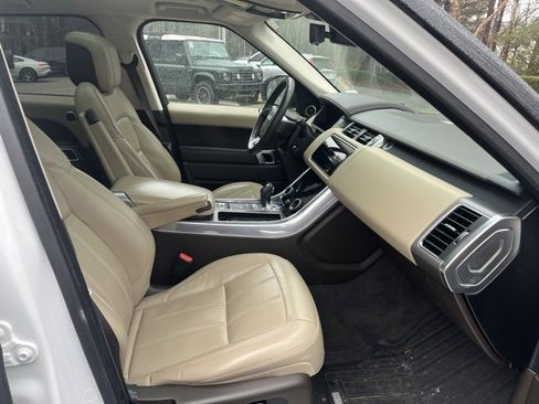 Used 2020 Land Rover Range Rover Sport HSE image 11