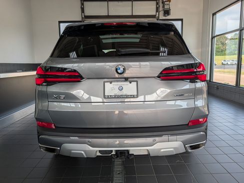Certified 2024 BMW X5 xDrive40i w/ Premium Package AWD/4WD image 3