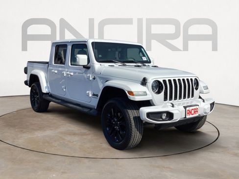 Used 2023 Jeep Gladiator Overland image 7