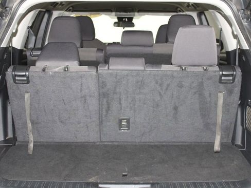 Used 2023 Toyota Highlander L AWD/4WD image 17