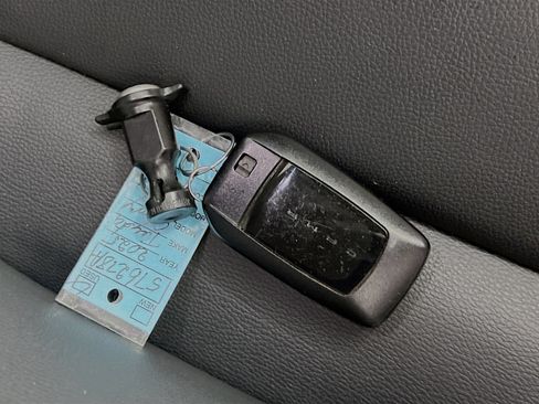 Used 2025 Toyota Camry SE image 36