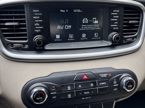 Used 2018 Kia Sorento FWD V6 w/ LX V6 Convenience Package image 6