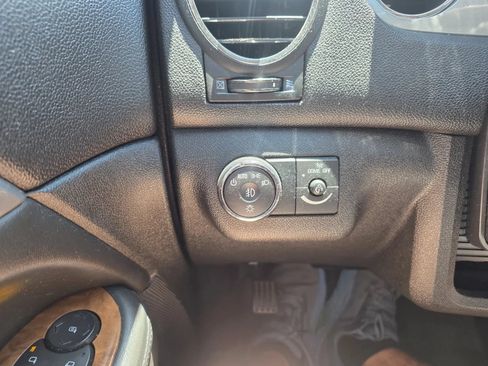 Used 2012 Buick Enclave Leather w/ LPO, Cargo Convenience Pkg FWD image 21