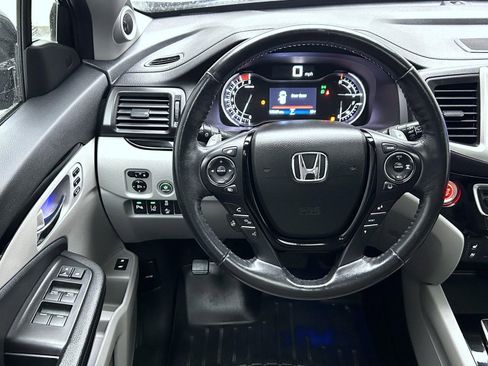 Used 2018 Honda Pilot Elite image 12
