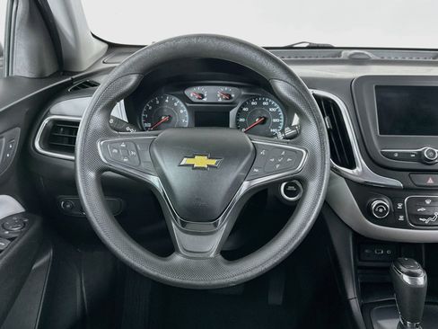 Used 2019 Chevrolet Equinox LS FWD image 17