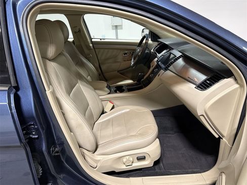 Used 2018 Ford Taurus SEL w/ Equipment Group 201A image 22