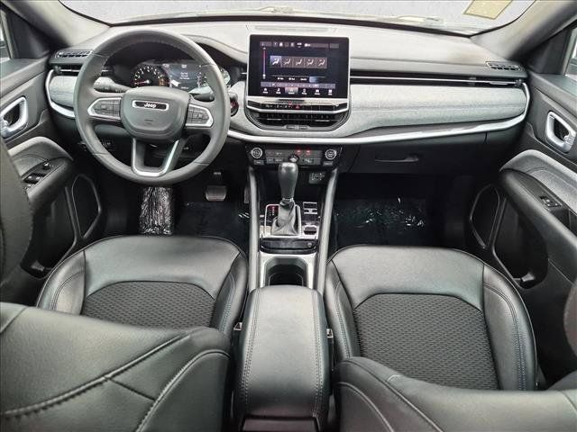 Used 2023 Jeep Compass Latitude AWD/4WD image 18