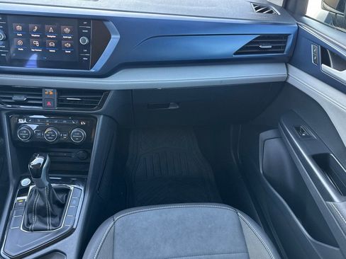 Used 2024 Volkswagen Taos SE image 30