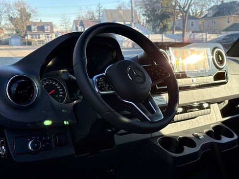 Used 2024 Mercedes-Benz Sprinter 3500 image 14