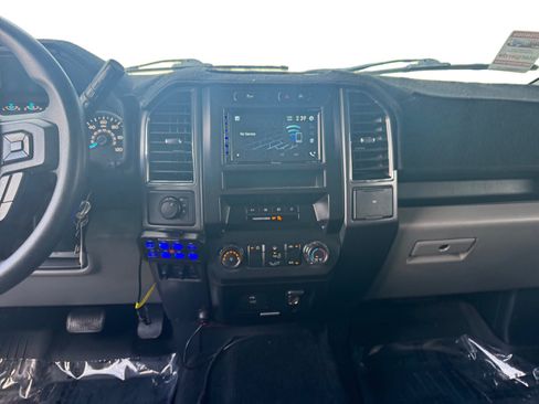 Used 2018 Ford F150 XLT AWD/4WD image 11