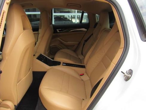 Used 2019 Porsche Panamera 4 image 18
