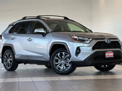 Certified 2022 Toyota RAV4 XLE Premium AWD/4WD image 2