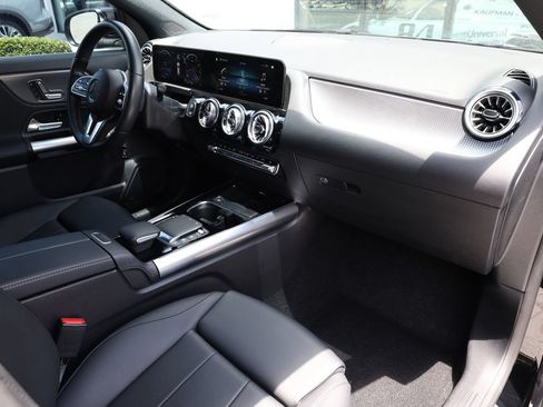 Used 2023 Mercedes-Benz GLA 250 4MATIC w/ Premium Package image 20