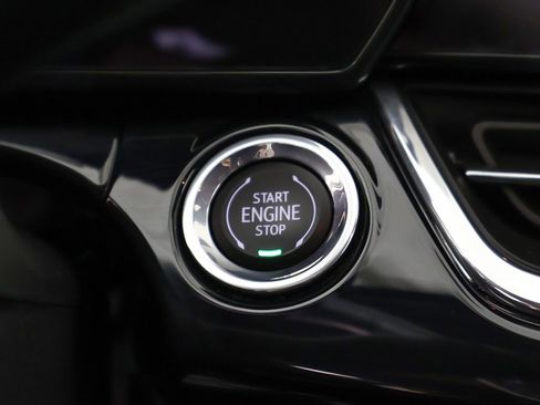 Used 2025 Chevrolet Trax RS w/ Driver Confidence Package image 39