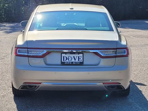 Used 2017 Lincoln Continental Select image 5