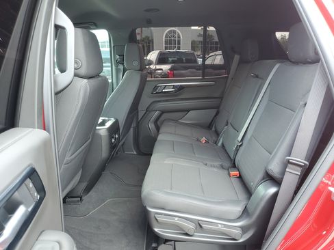 Used 2026 Chevrolet Tahoe LS RWD image 9