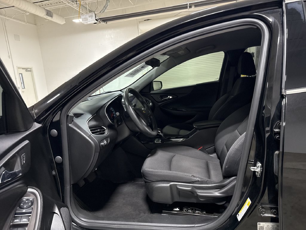 Used 2022 Chevrolet Malibu LS FWD image 19