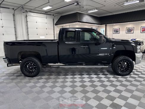 Used 2008 Chevrolet Silverado 2500 LT w/ Suspension Package, Off-Road AWD/4WD image 7