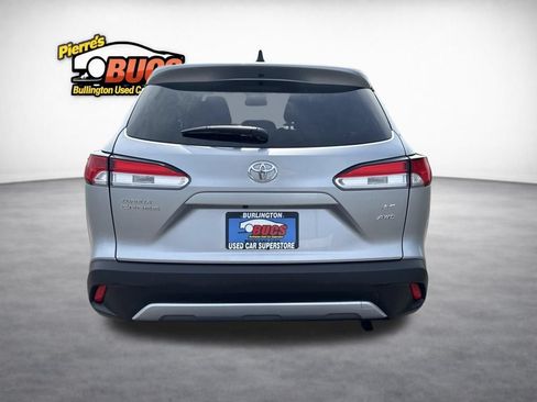 Used 2025 Toyota Corolla Cross LE AWD/4WD image 4