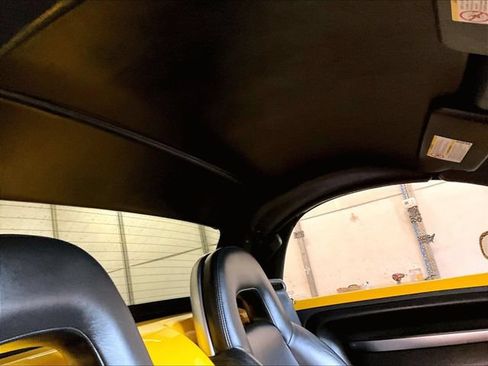 Used 2003 Chevrolet SSR w/ Preferred Equipment Group RWD image 23
