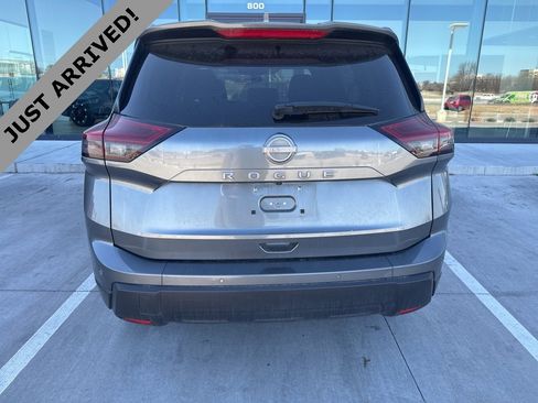 Certified 2025 Nissan Rogue SV image 6