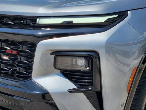 Used 2024 Chevrolet Traverse RS FWD image 8
