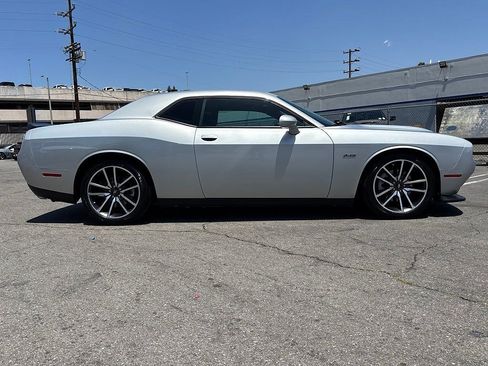 Used 2023 Dodge Challenger R/T RWD image 2