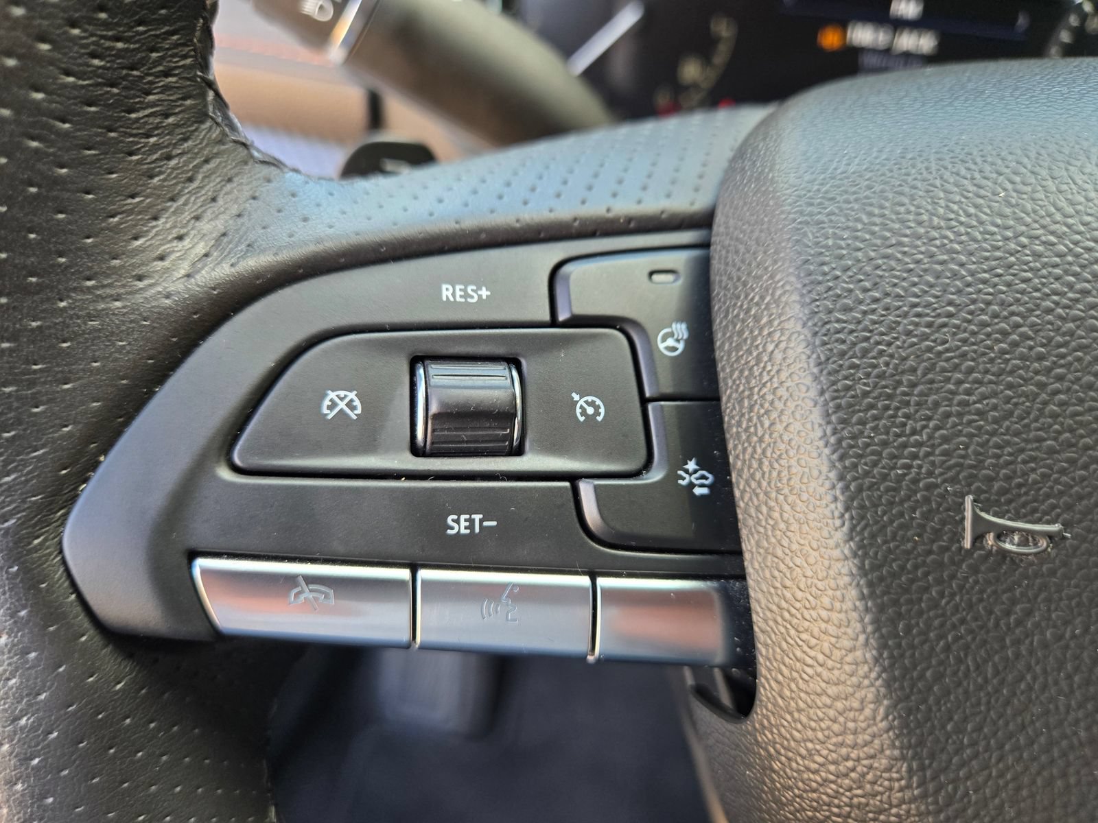 Used 2022 Cadillac XT4 Sport w/ Comfort Package FWD image 12