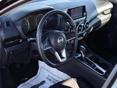 Used 2020 Nissan Sentra S image 6