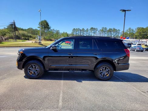 Certified 2025 Ford Expedition Tremor image 3
