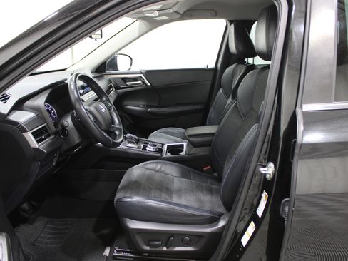 Used 2022 Mitsubishi Outlander SE image 3
