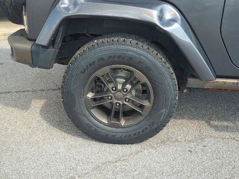Certified 2017 Jeep Wrangler Sahara AWD/4WD image 14