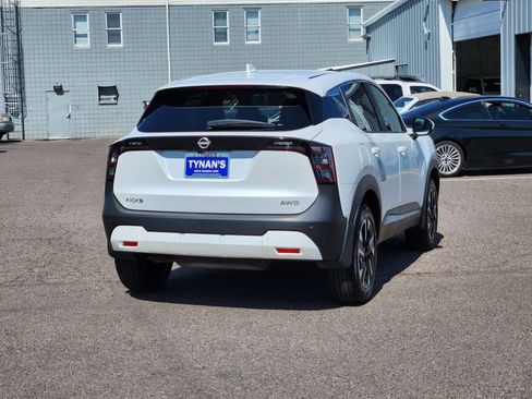 Used 2025 Nissan Kicks SV AWD/4WD image 7
