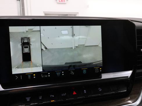 Used 2024 Chevrolet Silverado 2500 LT w/ Midnight Edition image 17