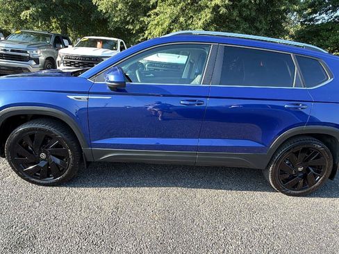 Used 2024 Volkswagen Taos SEL AWD/4WD image 11