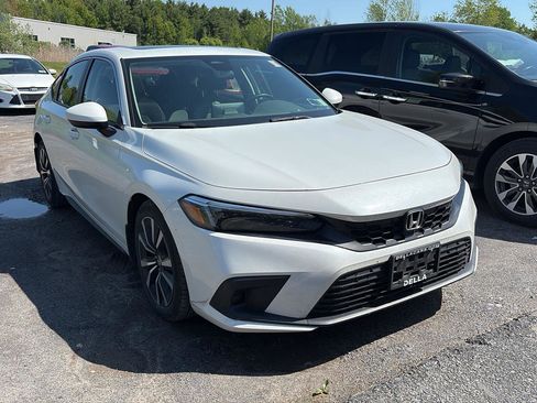 Used 2024 Honda Civic EX-L image 2
