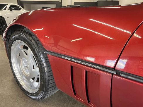 Used 1988 Chevrolet Corvette Coupe RWD image 18