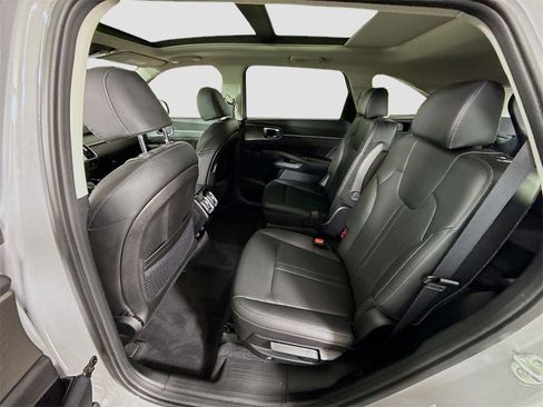 Used 2023 Kia Sorento SX image 18