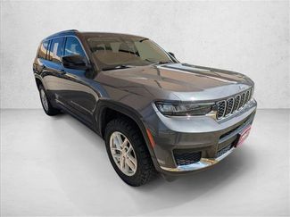 Used 2023 Jeep Grand Cherokee L Laredo w/ Luxury Tech Group I AWD/4WD video 3