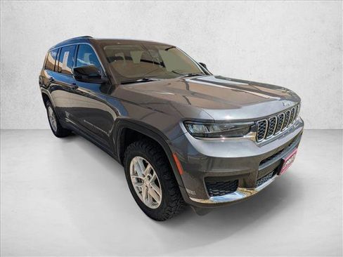 Used 2023 Jeep Grand Cherokee L Laredo w/ Luxury Tech Group I AWD/4WD image 3