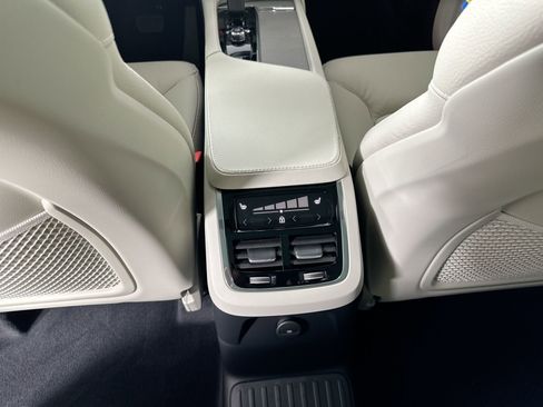 New 2025 Volvo XC90 T8 Core w/ Protection Package Premier image 27