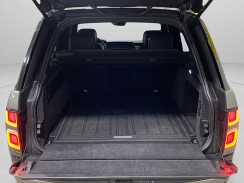 Used 2019 Land Rover Range Rover Supercharged image 12