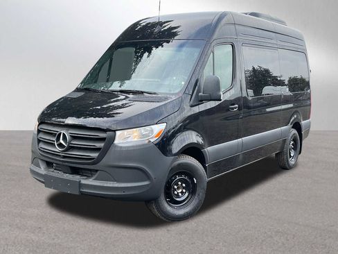 Used 2024 Mercedes-Benz Sprinter 2500 image 4