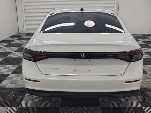 Certified 2025 Honda Accord SE image 5